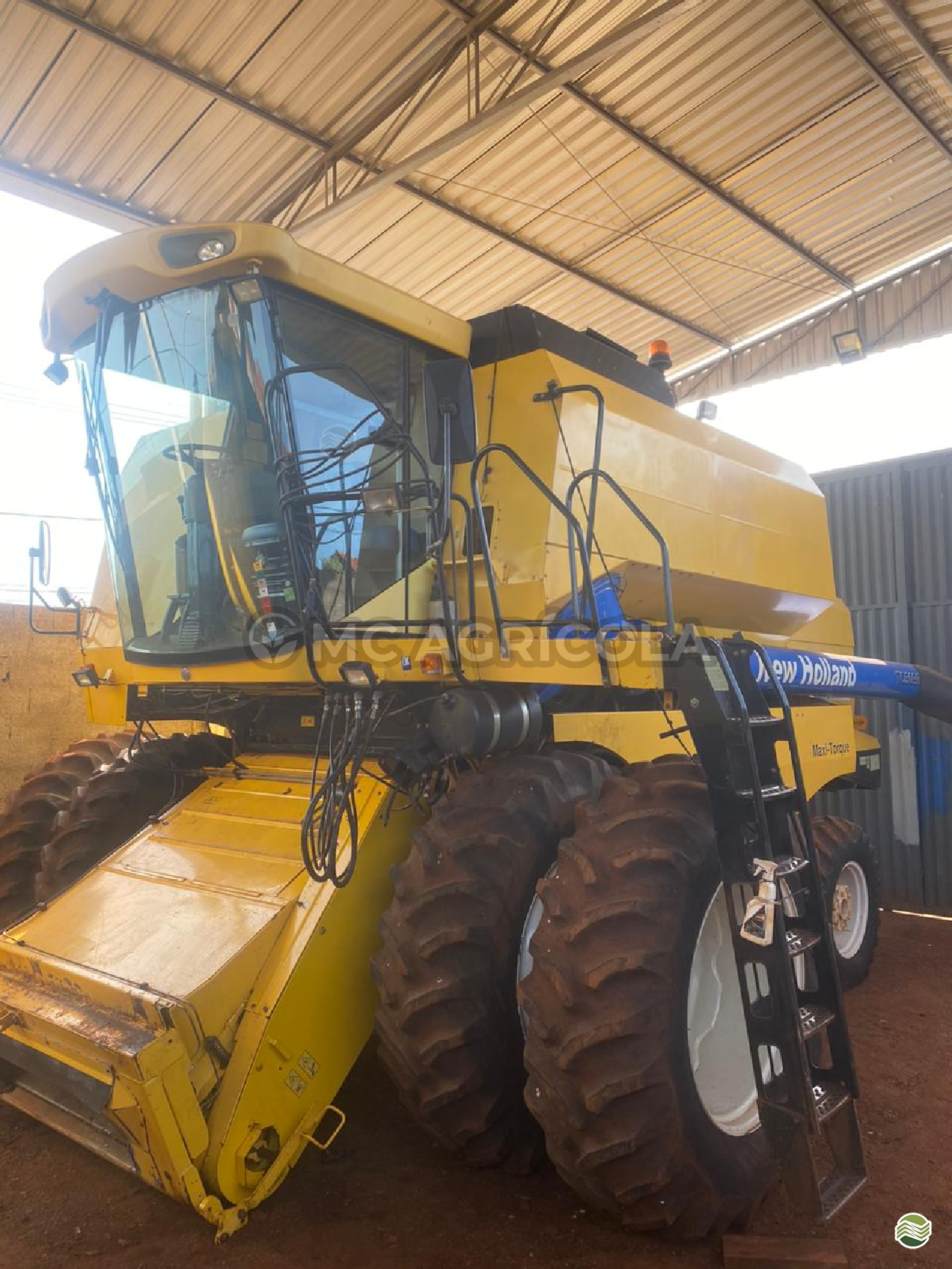 COLHEITADEIRA NEW HOLLAND TC 5090 MC Agrícola ITUMBIARA GOIAS GO